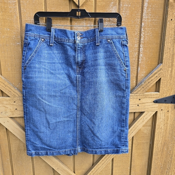 Old Navy Dresses & Skirts - Blue Denim Skirt
